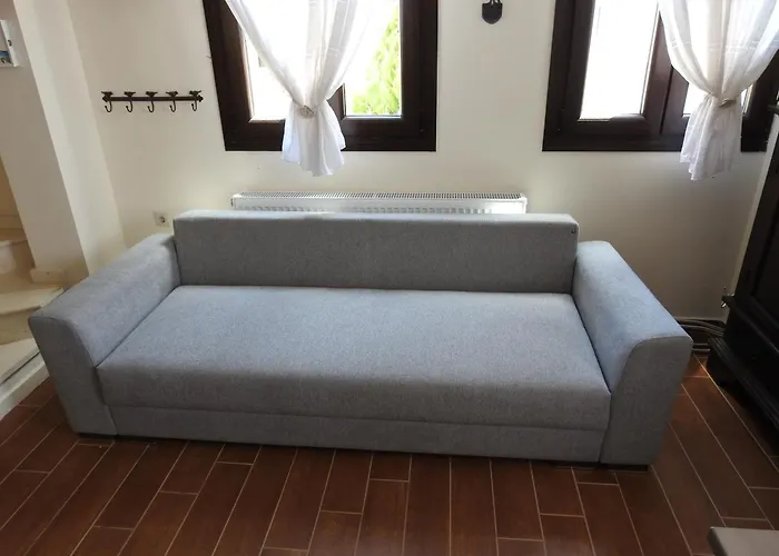 Konstantinos Luxury 니키티